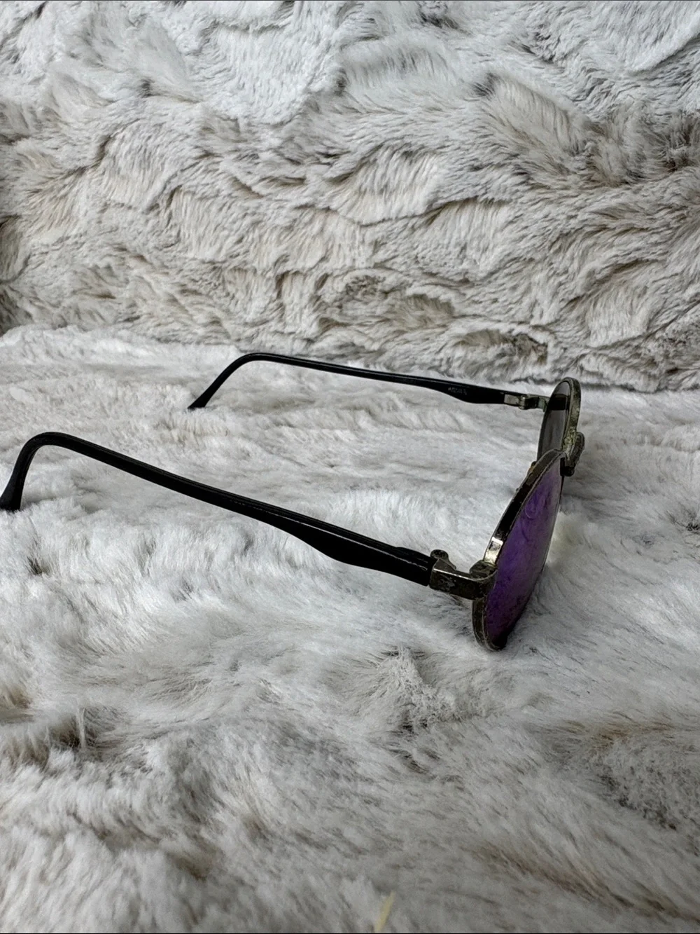 Round Mirrored Sunglasses - Blue/Green Lenses by Aiwan